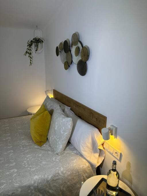 Habitacion Roca Foradada En Casa Cami De Les Aiguees Monistrol De Montserrat المظهر الخارجي الصورة