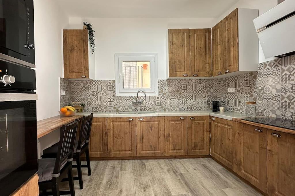 Habitacion Roca Foradada En Casa Cami De Les Aiguees Monistrol De Montserrat المظهر الخارجي الصورة